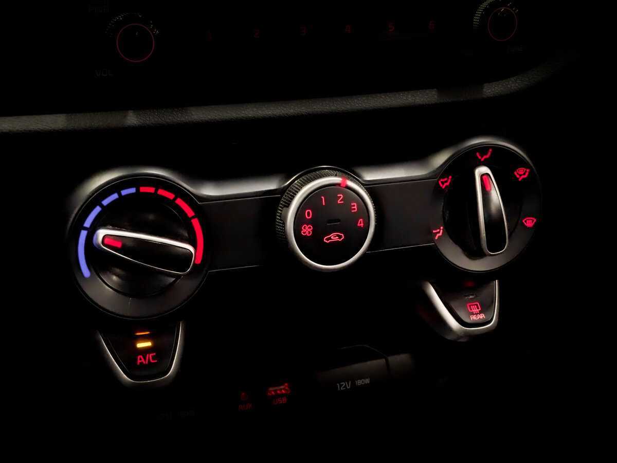 Купить Kia Rio с пробегом. Фото: #23