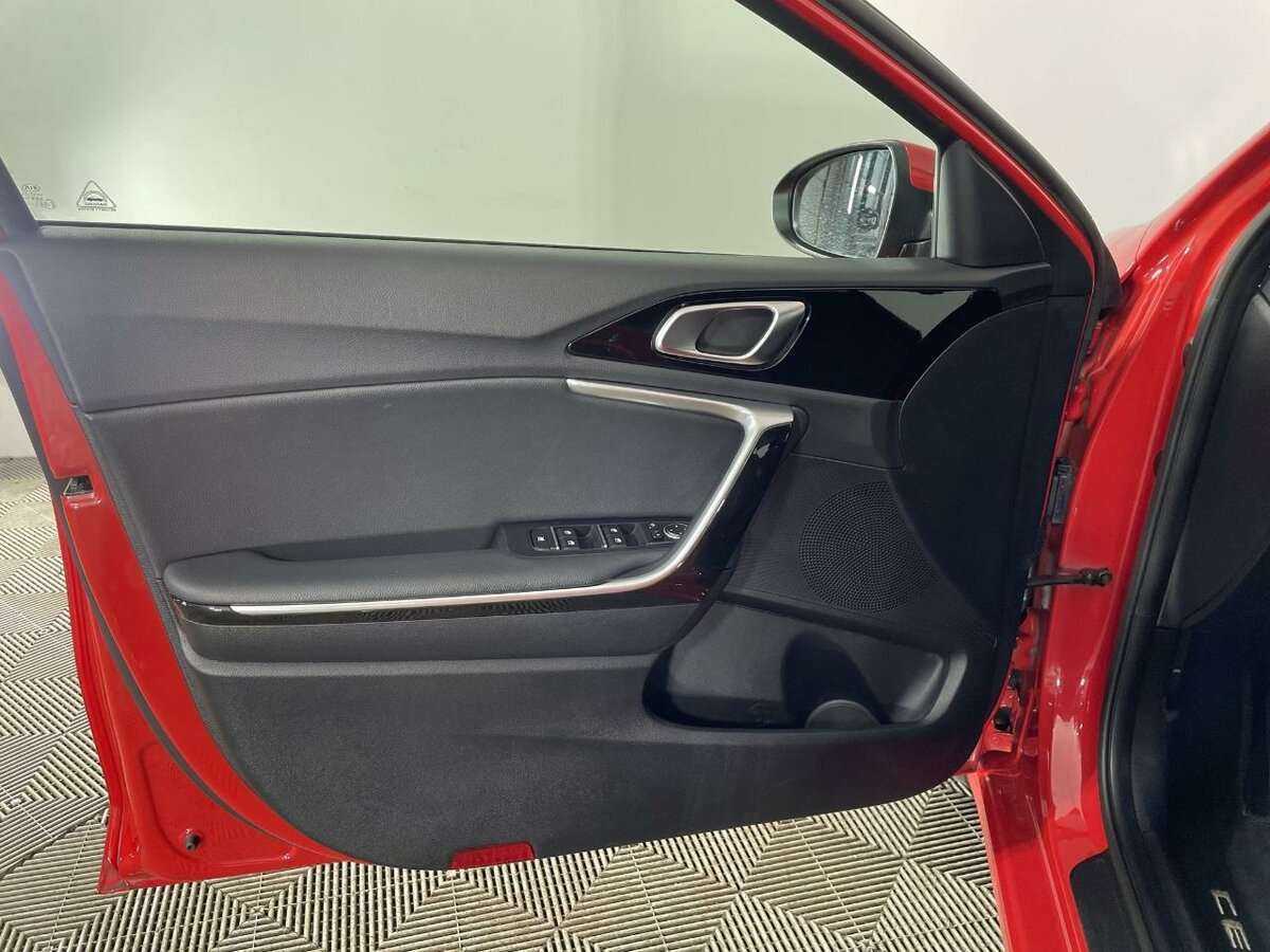 Купить Kia Ceed с пробегом. Фото: #7