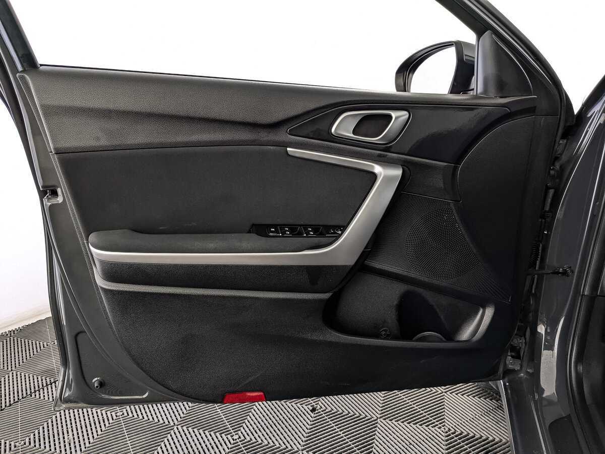 Купить Kia Ceed с пробегом. Фото: #18
