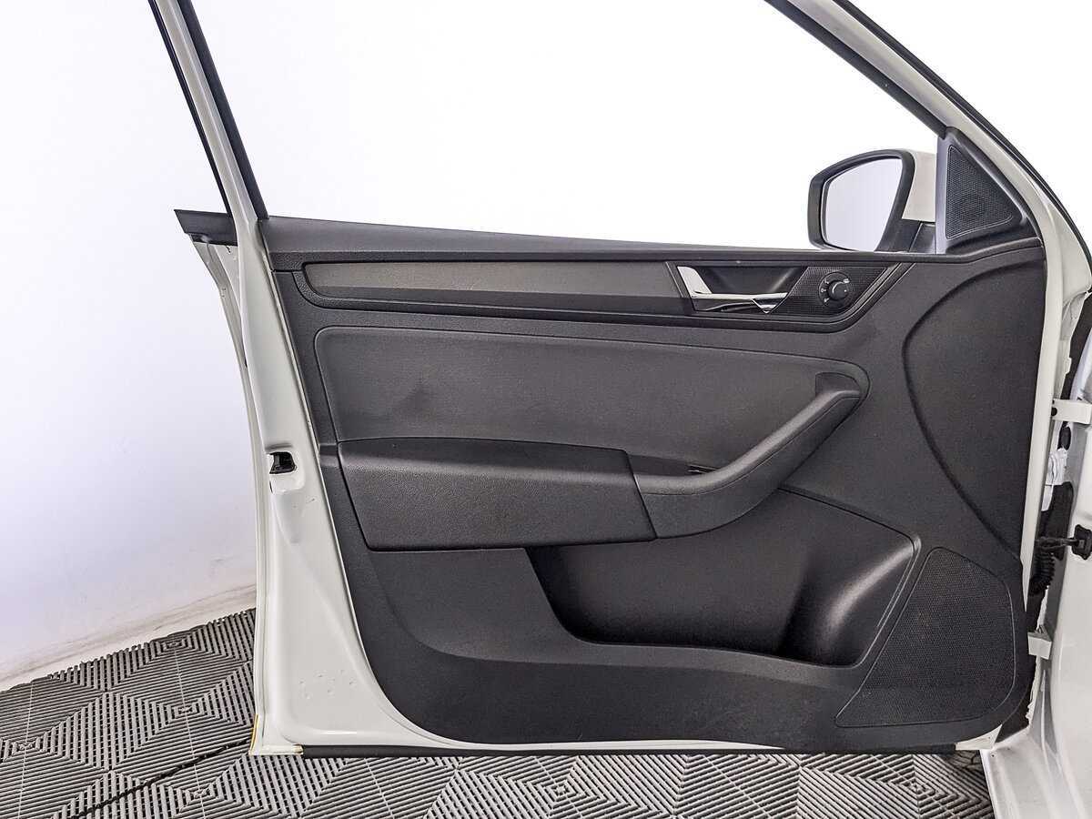 Купить Skoda Rapid с пробегом. Фото: #15