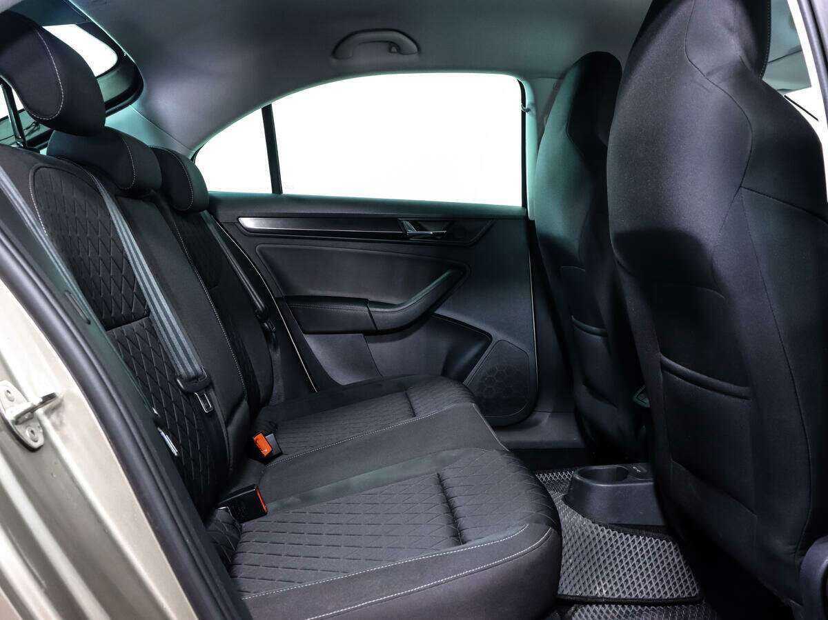 Купить Skoda Rapid с пробегом. Фото: #15