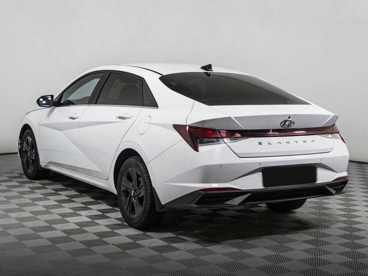 Купить Hyundai Elantra с пробегом. Фото: #6