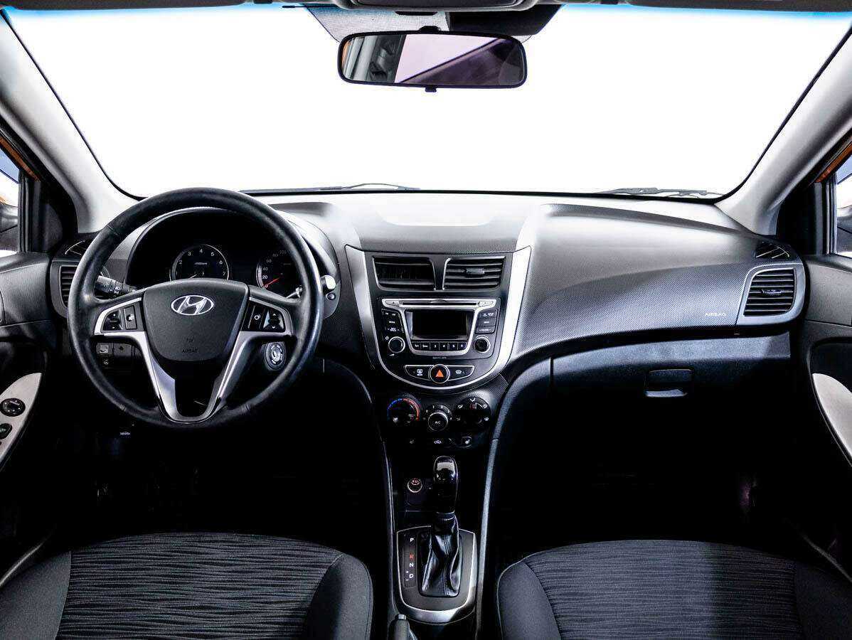 Купить Hyundai Solaris с пробегом. Фото: #8
