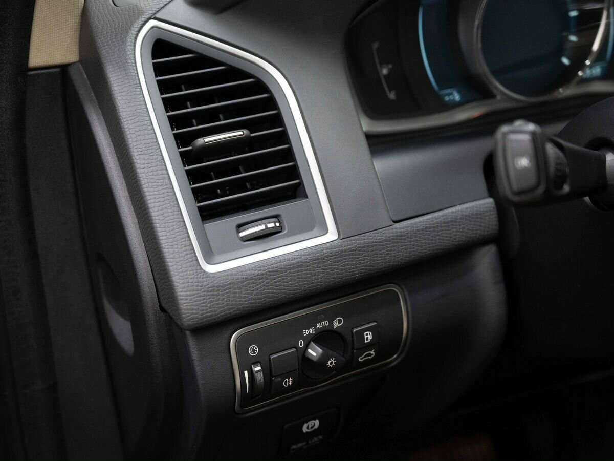 Купить Volvo XC60 с пробегом. Фото: #20