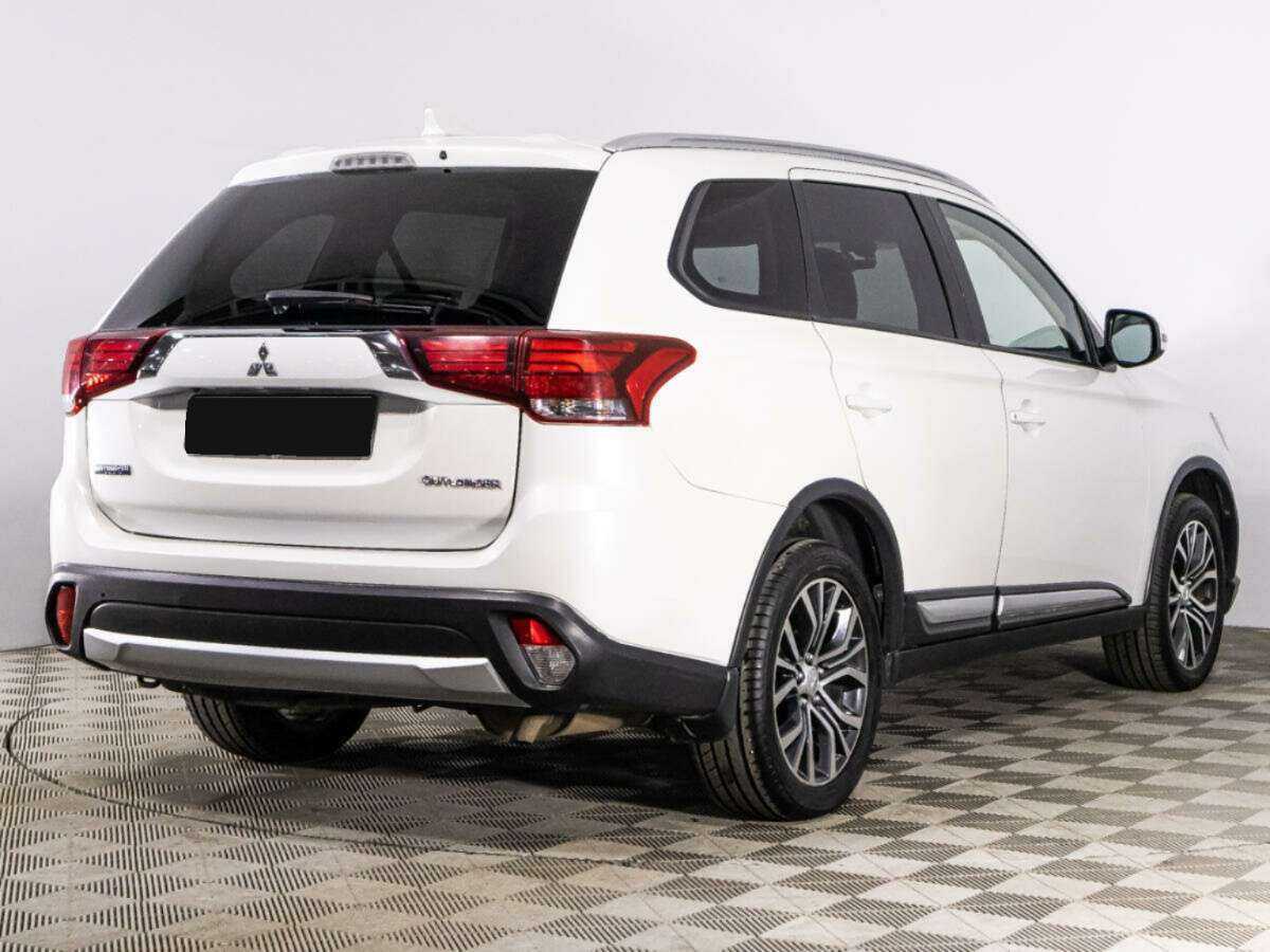 Купить Mitsubishi Outlander с пробегом. Фото: #4