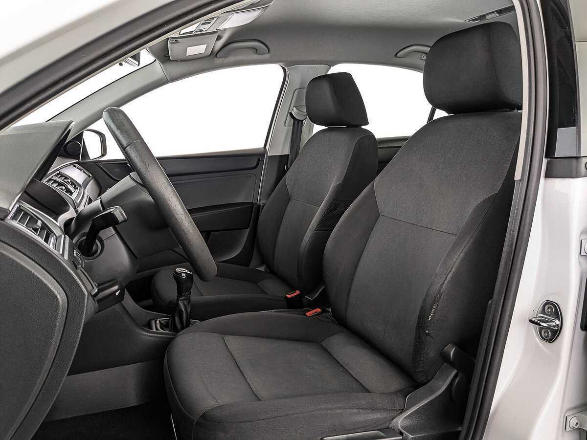 Купить Skoda Rapid с пробегом. Фото: #18