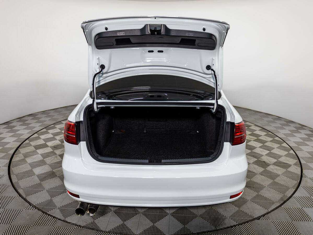 Купить Volkswagen Jetta с пробегом. Фото: #15