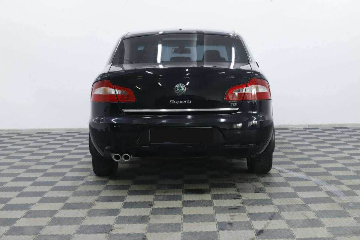 Купить Skoda Superb с пробегом. Фото: #4