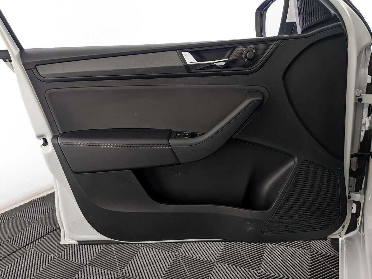 Купить Skoda Rapid с пробегом. Фото: #14