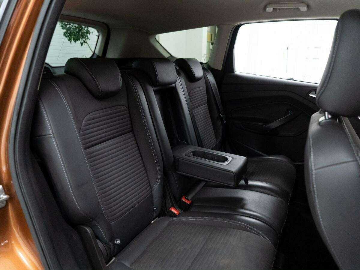 Купить Ford Kuga с пробегом. Фото: #7