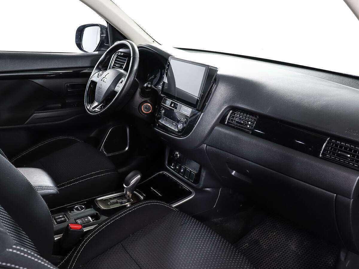 Купить Mitsubishi Outlander с пробегом. Фото: #8