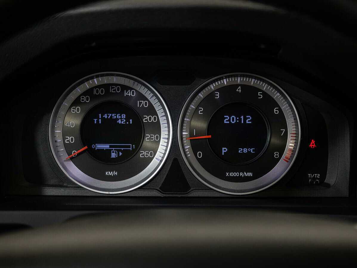 Купить Volvo V60 с пробегом. Фото: #11