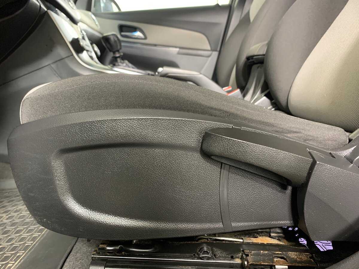 Купить Chevrolet Cruze с пробегом. Фото: #14