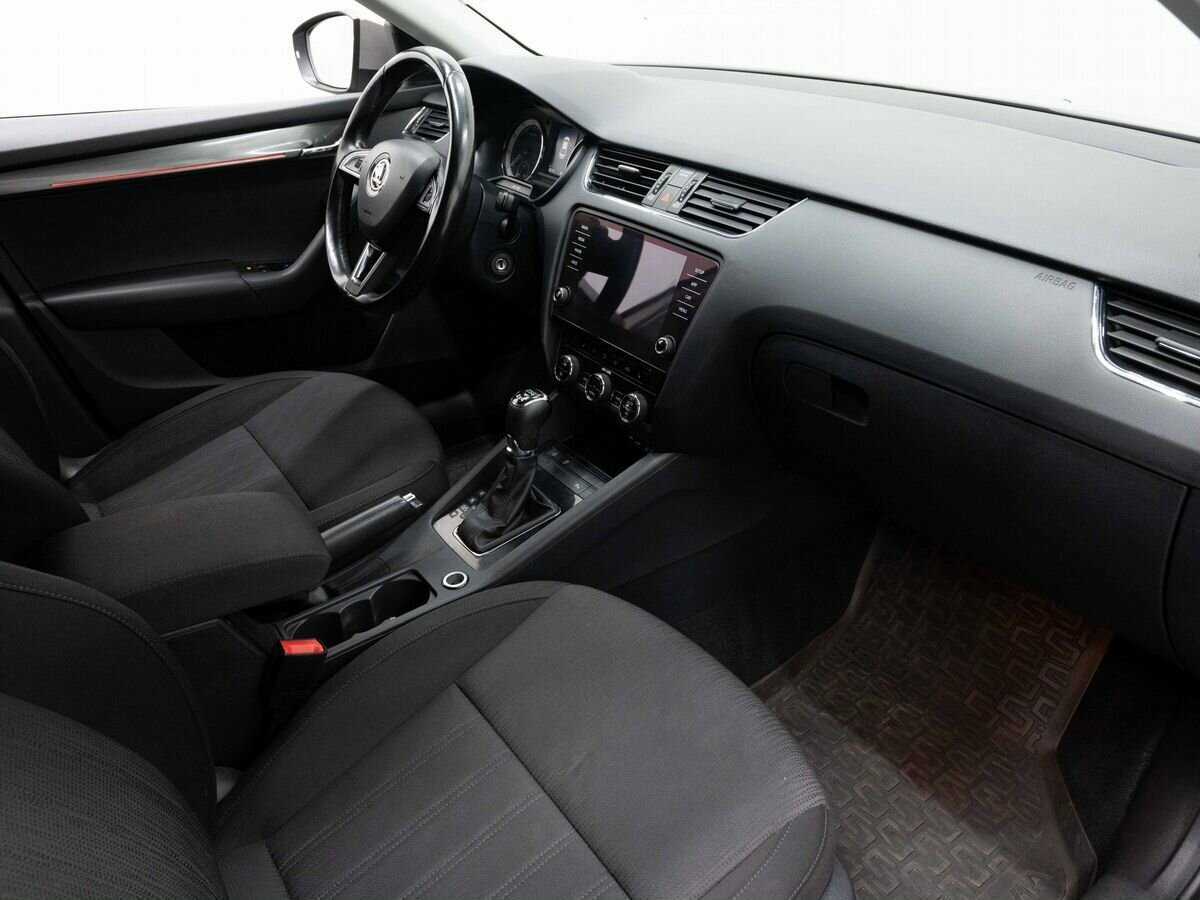 Купить Skoda Octavia с пробегом. Фото: #10