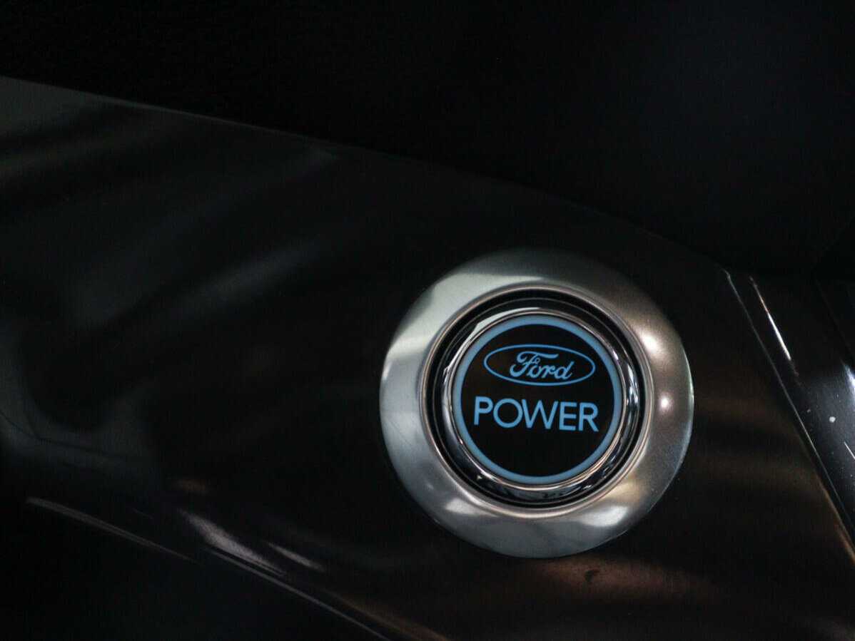 Купить Ford Kuga с пробегом. Фото: #13