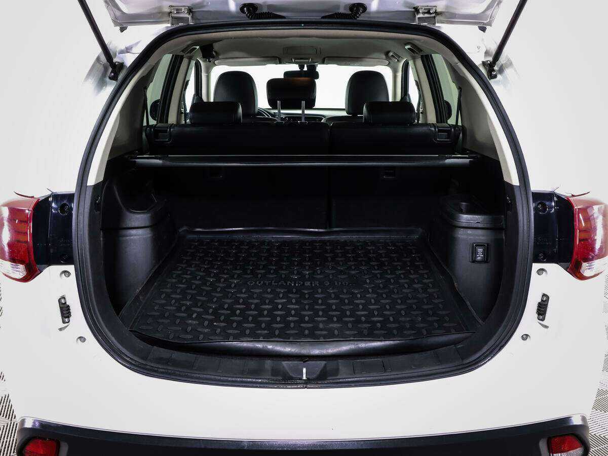 Купить Mitsubishi Outlander с пробегом. Фото: #10