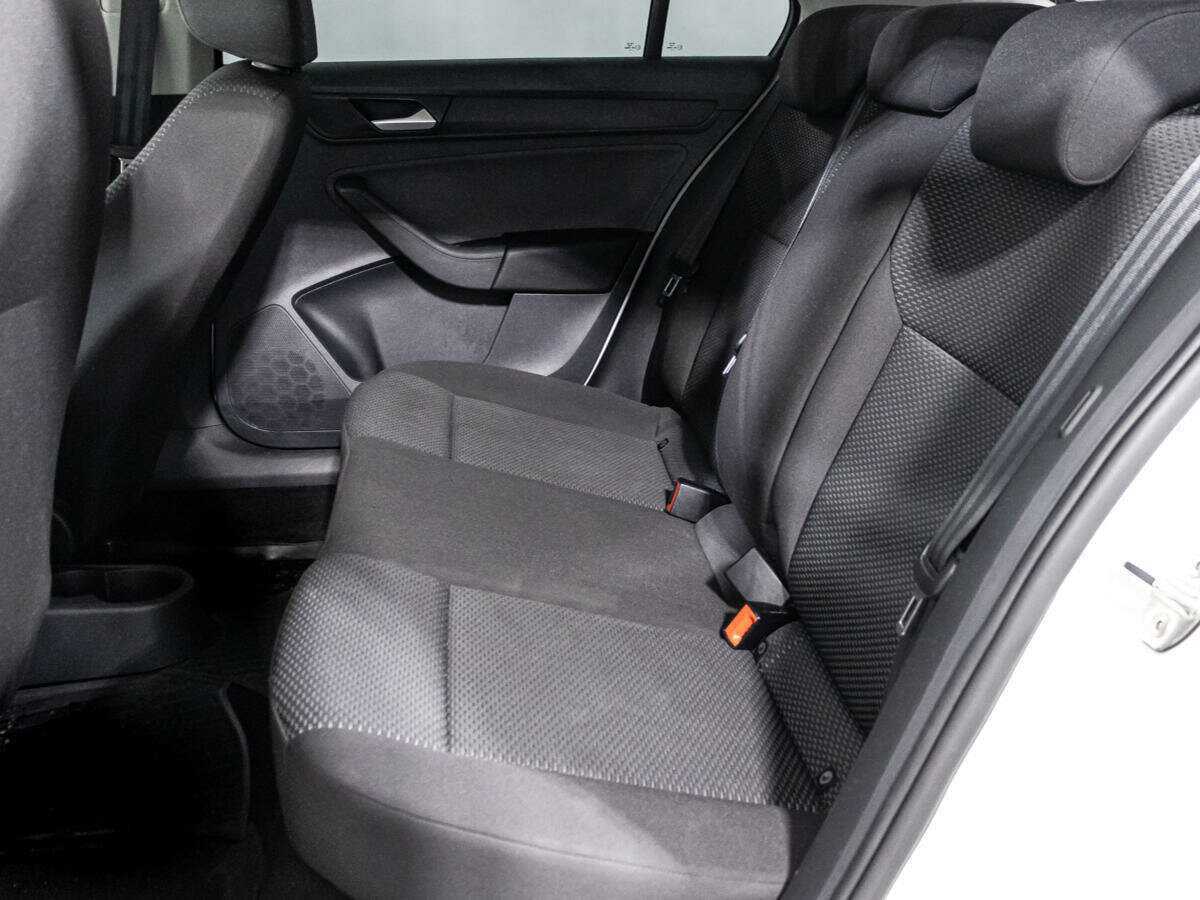 Купить Volkswagen Polo с пробегом. Фото: #9