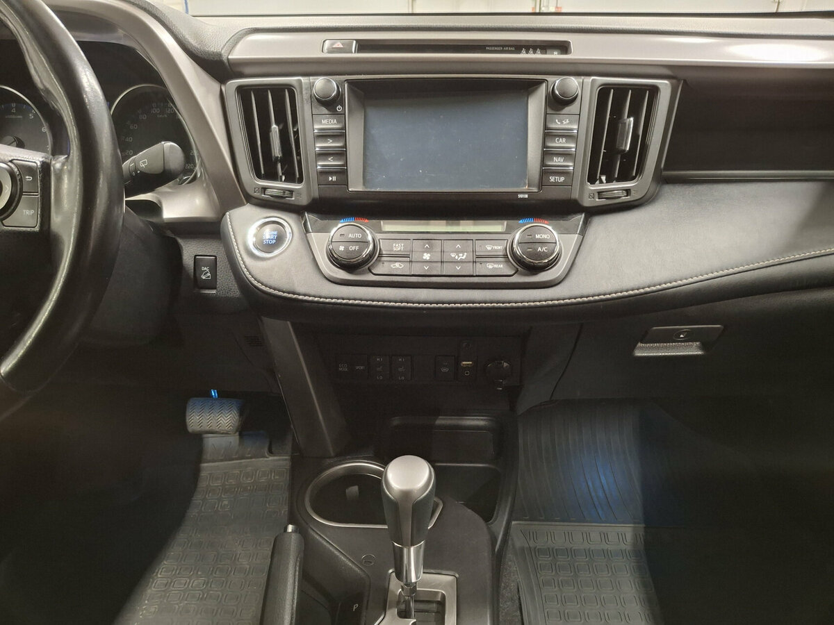 Купить Toyota RAV4 с пробегом. Фото: #14