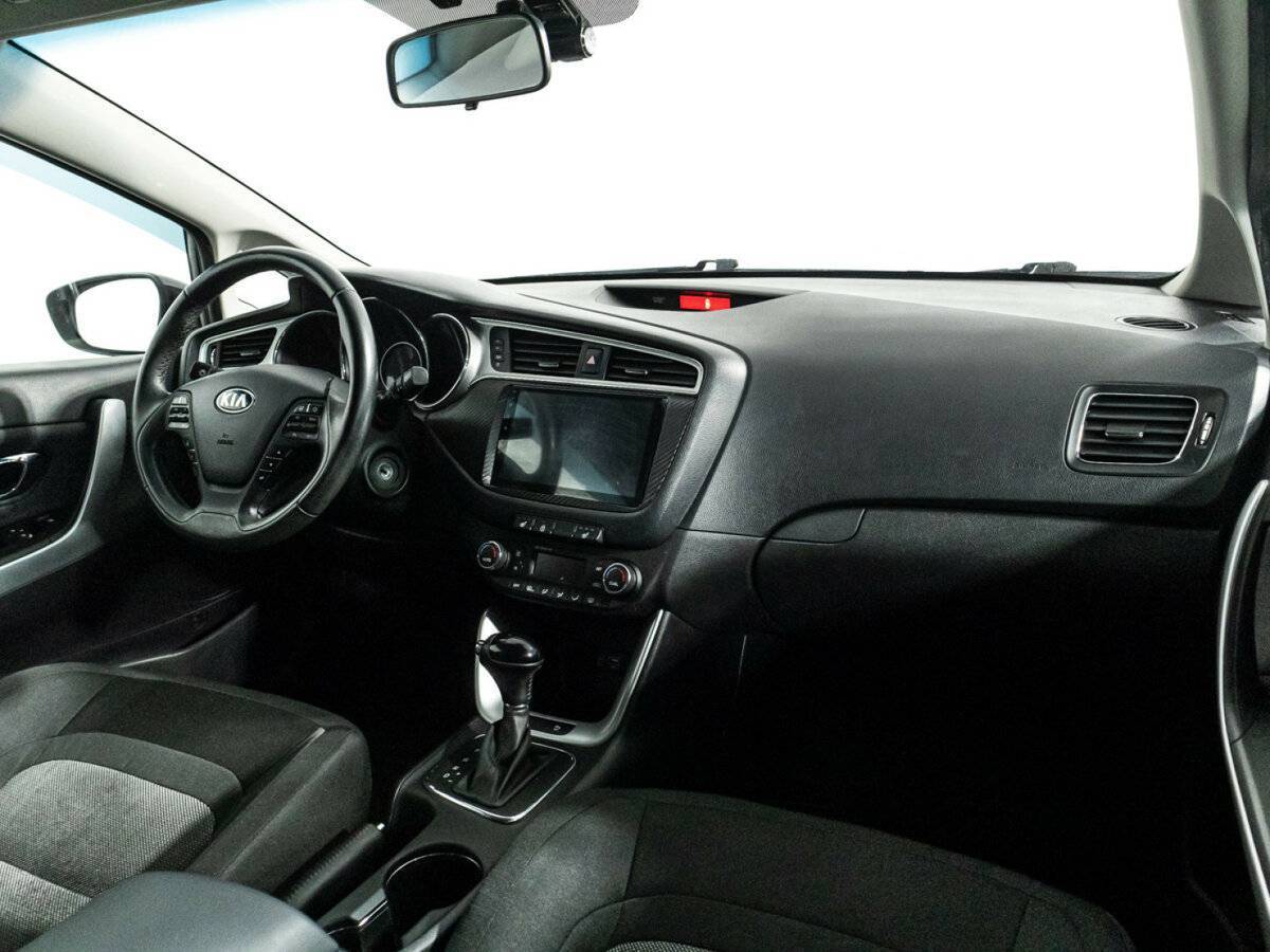 Купить Kia Ceed с пробегом. Фото: #8
