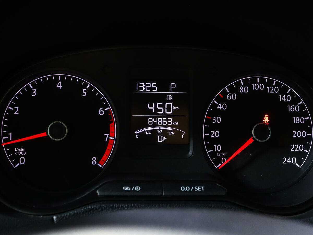 Купить Volkswagen Polo с пробегом. Фото: #8