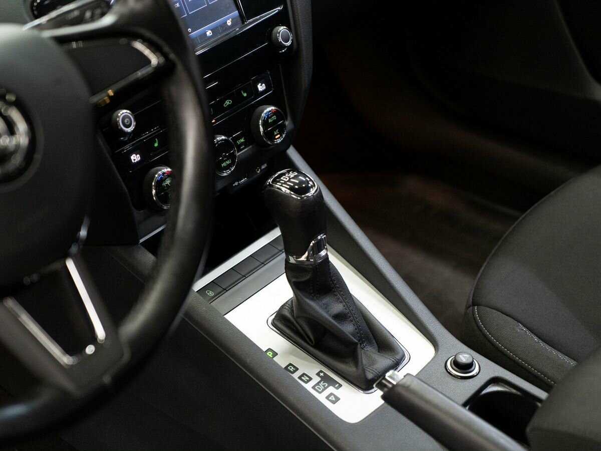 Купить Skoda Octavia с пробегом. Фото: #10