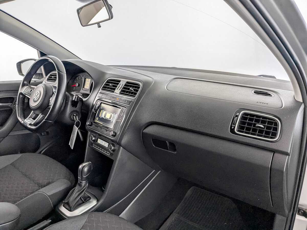 Купить Volkswagen Polo с пробегом. Фото: #10