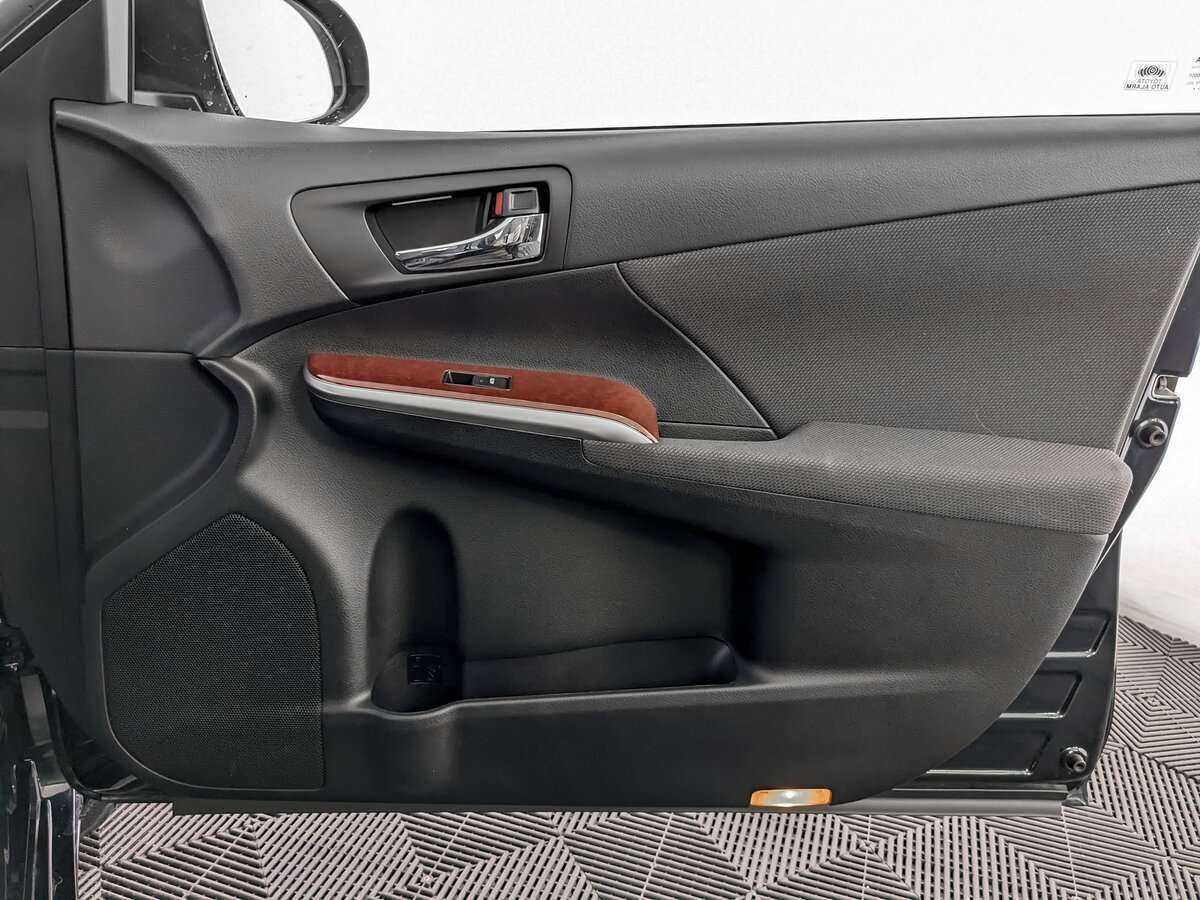 Купить Toyota Camry с пробегом. Фото: #18