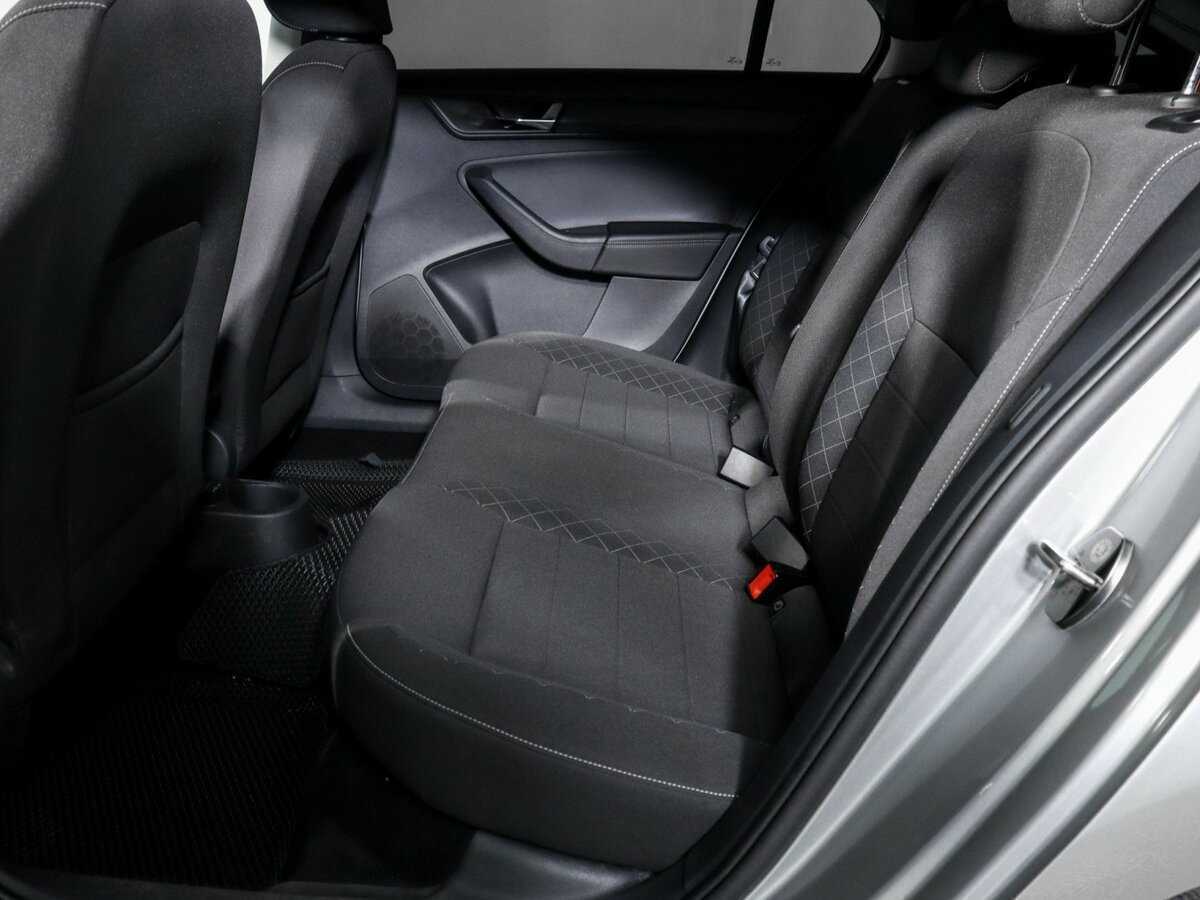 Купить Skoda Rapid с пробегом. Фото: #6
