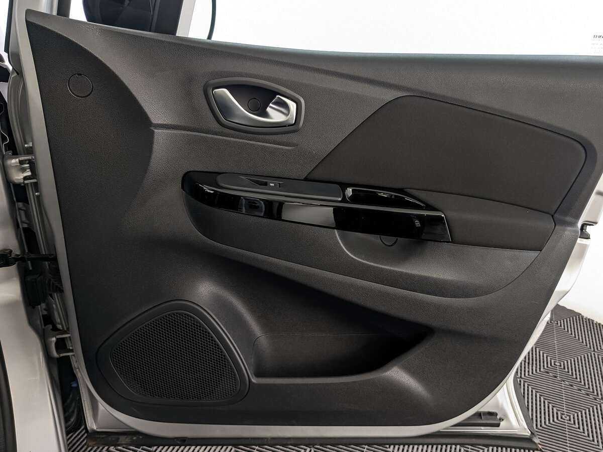 Купить Renault Kaptur с пробегом. Фото: #19