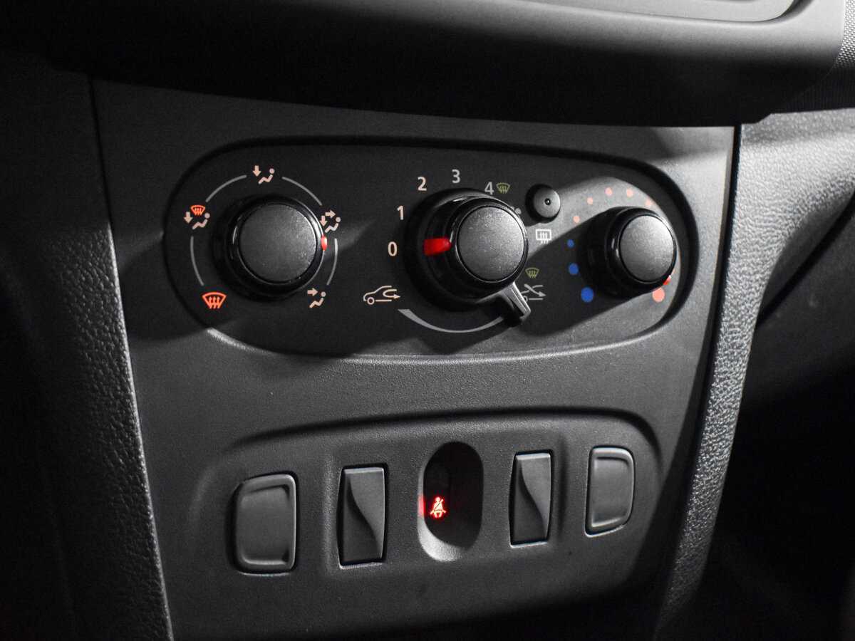 Купить Renault Logan с пробегом. Фото: #14