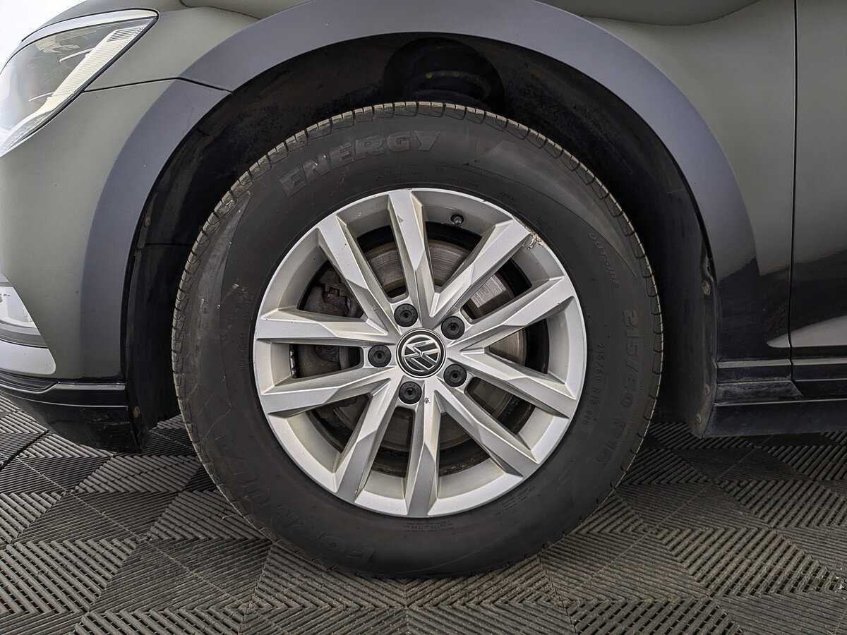 Купить Volkswagen Passat с пробегом. Фото: #17