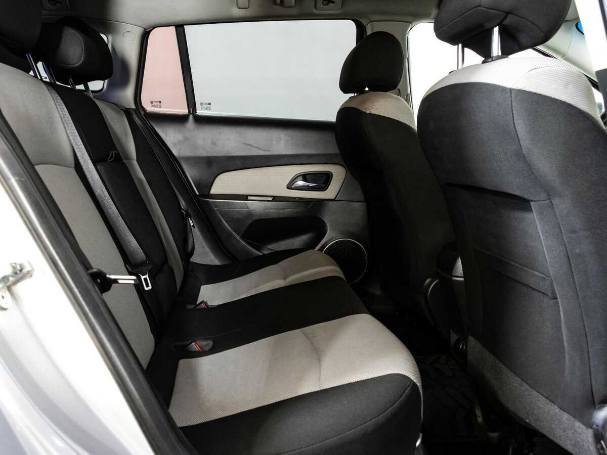 Купить Chevrolet Cruze с пробегом. Фото: #9