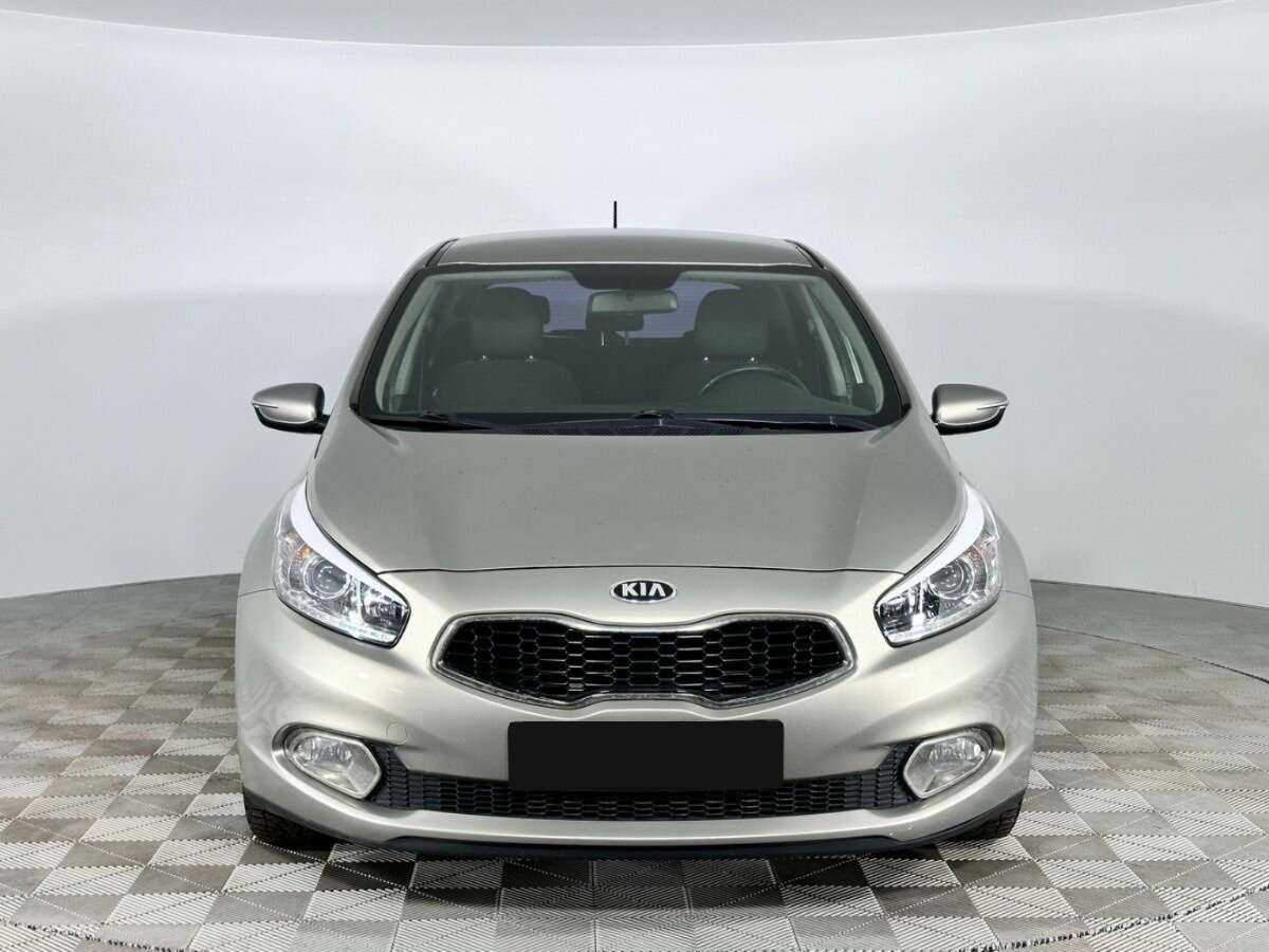 Купить Kia Ceed с пробегом. Фото: #2