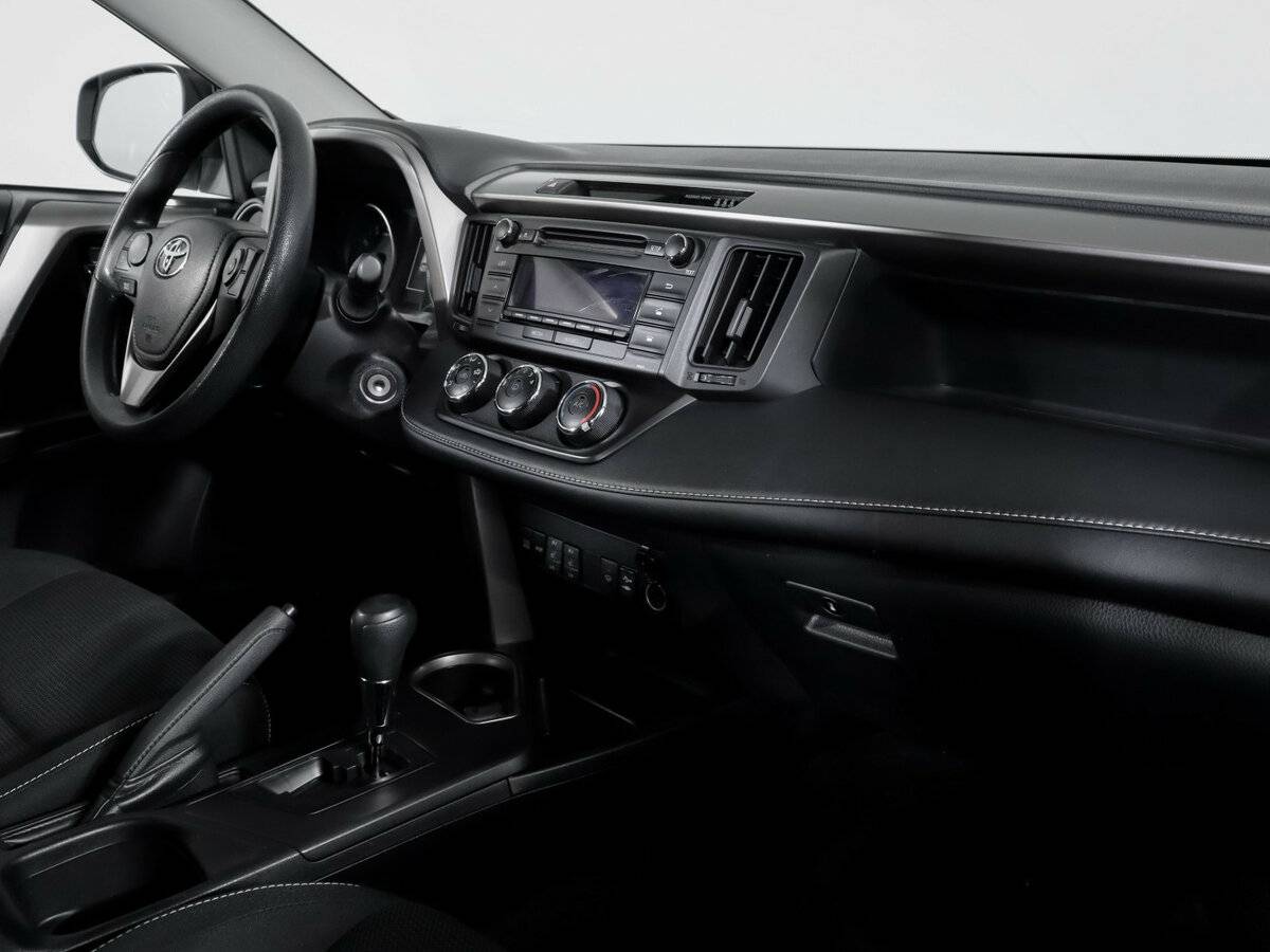 Купить Toyota RAV4 с пробегом. Фото: #8