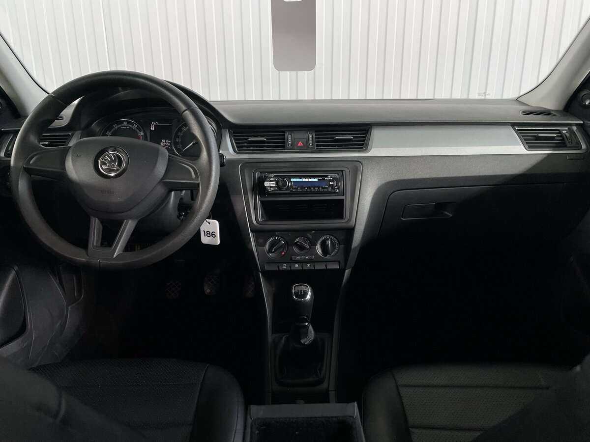 Купить Skoda Rapid с пробегом. Фото: #8