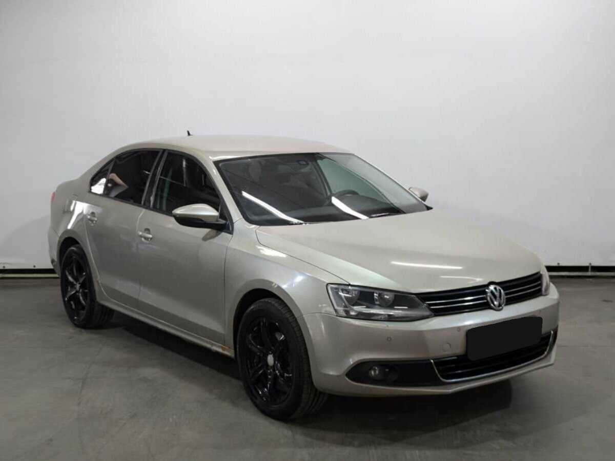 Купить Volkswagen Jetta с пробегом. Фото: #2