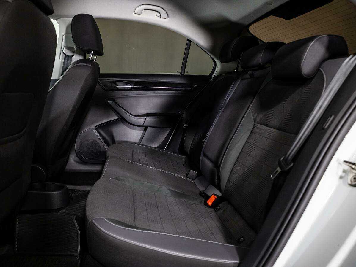 Купить Volkswagen Polo с пробегом. Фото: #9