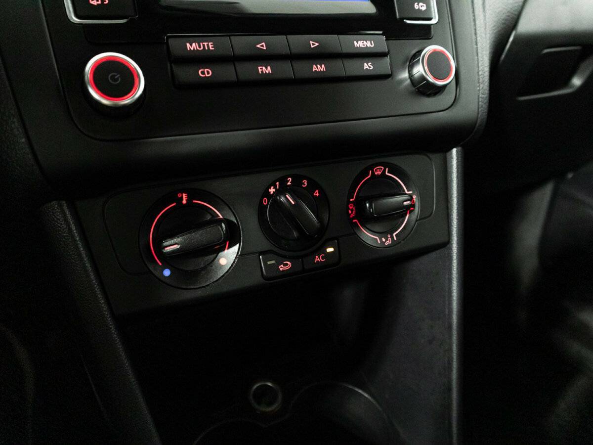 Купить Volkswagen Polo с пробегом. Фото: #15