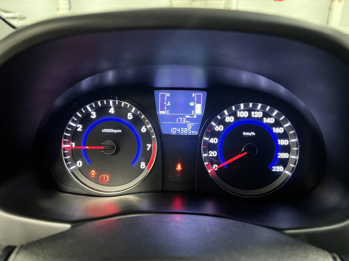 Купить Hyundai Solaris с пробегом. Фото: #12