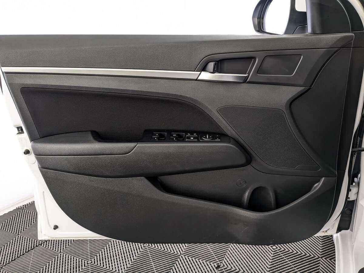 Купить Hyundai Elantra с пробегом. Фото: #14