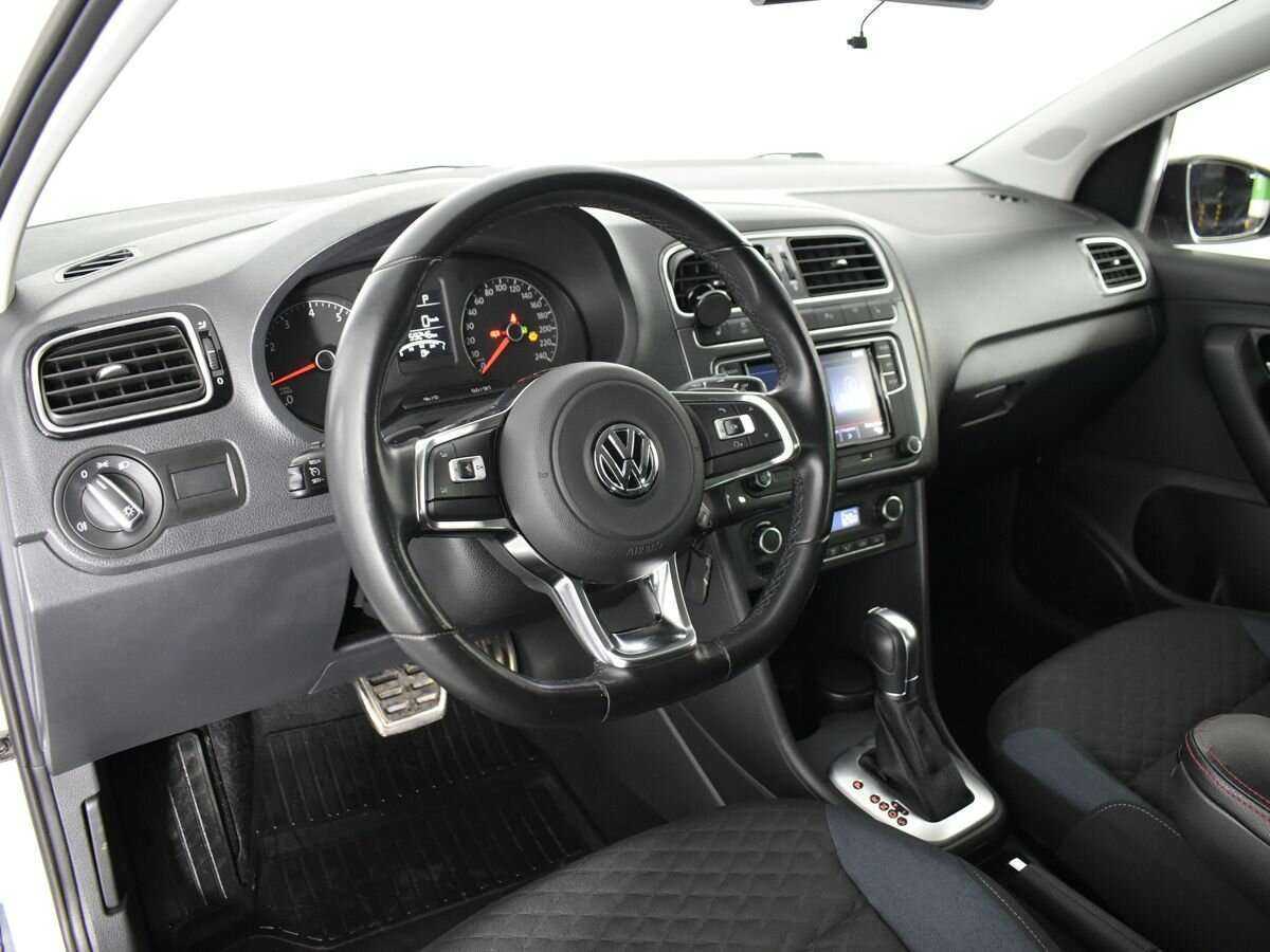 Купить Volkswagen Polo с пробегом. Фото: #6