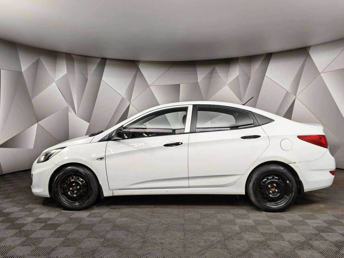 Купить Hyundai Solaris с пробегом. Фото: #4