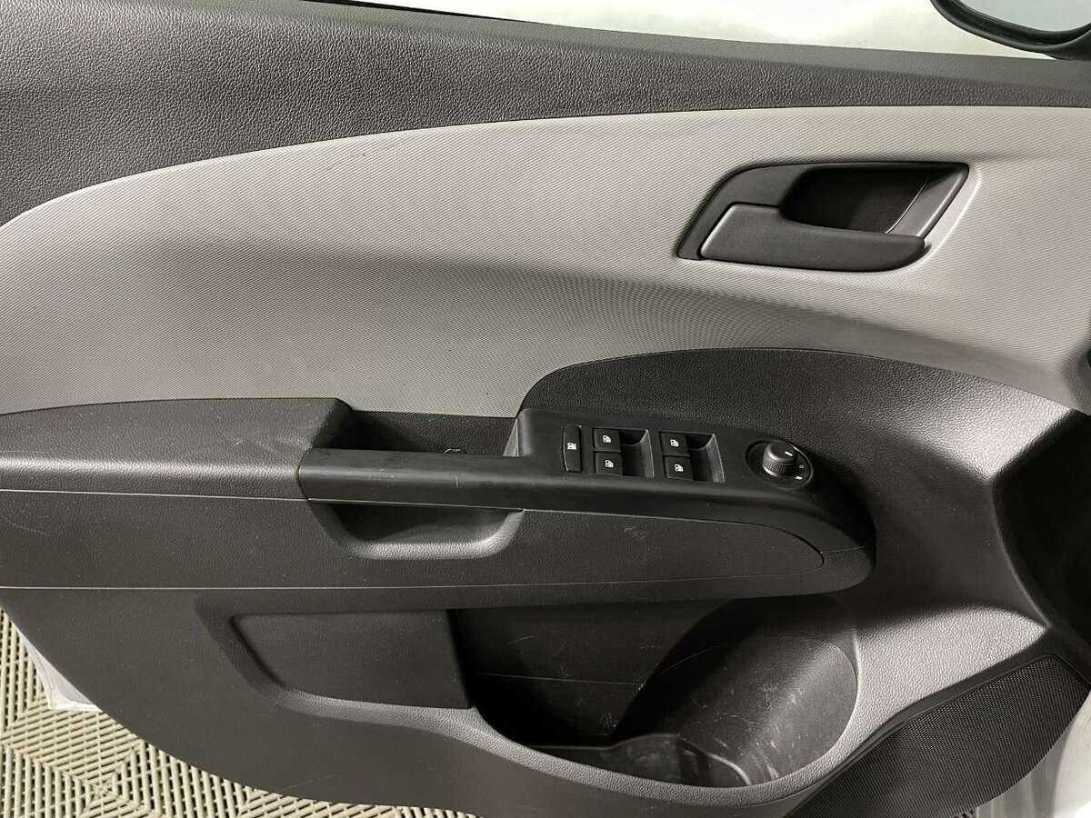 Купить Chevrolet Aveo с пробегом. Фото: #6