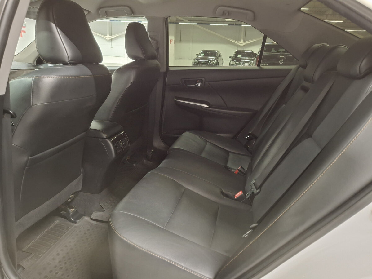 Купить Toyota Camry с пробегом. Фото: #11