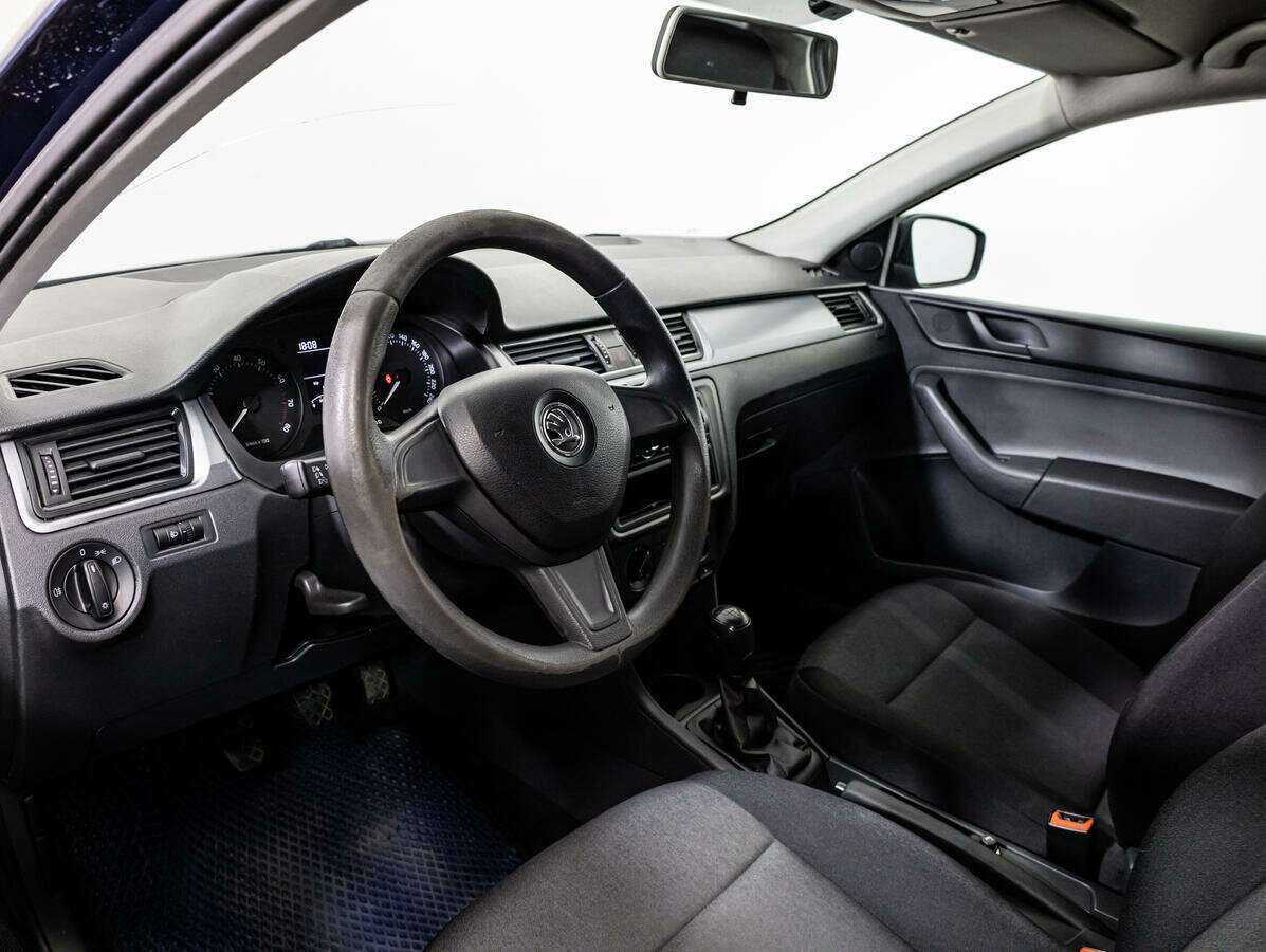 Купить Skoda Rapid с пробегом. Фото: #9