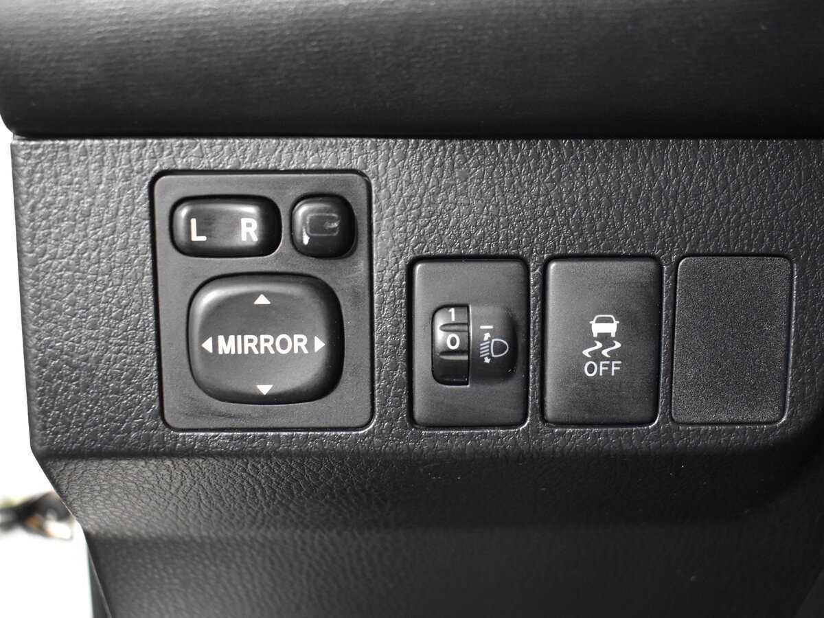 Купить Toyota RAV4 с пробегом. Фото: #8