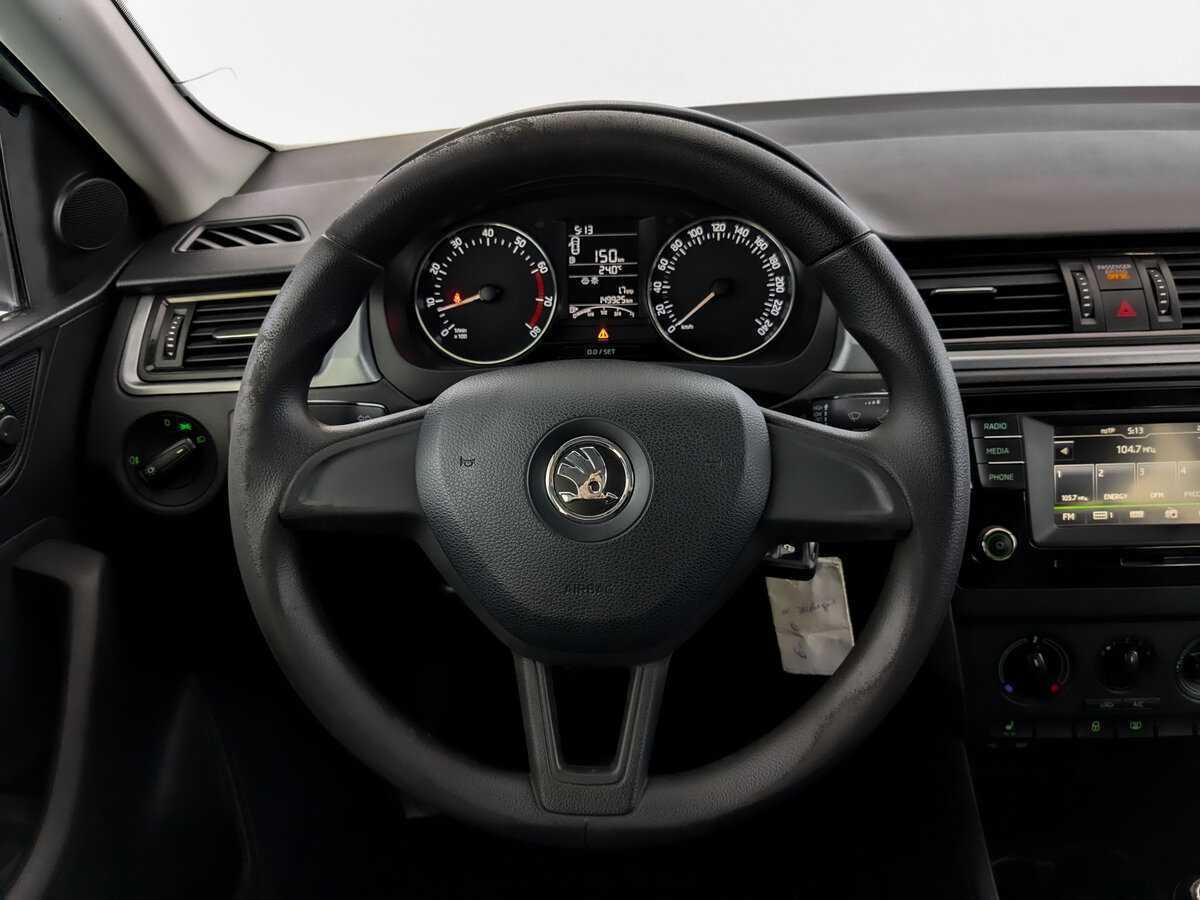 Купить Skoda Rapid с пробегом. Фото: #20