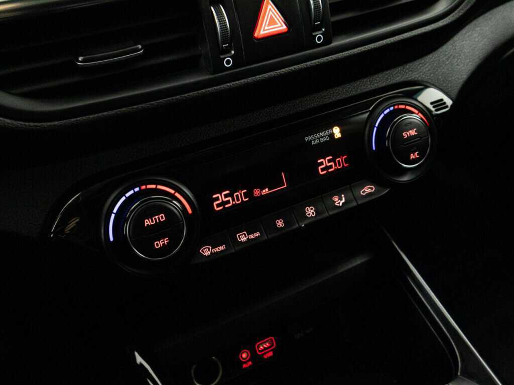 Купить Kia Cerato с пробегом. Фото: #15