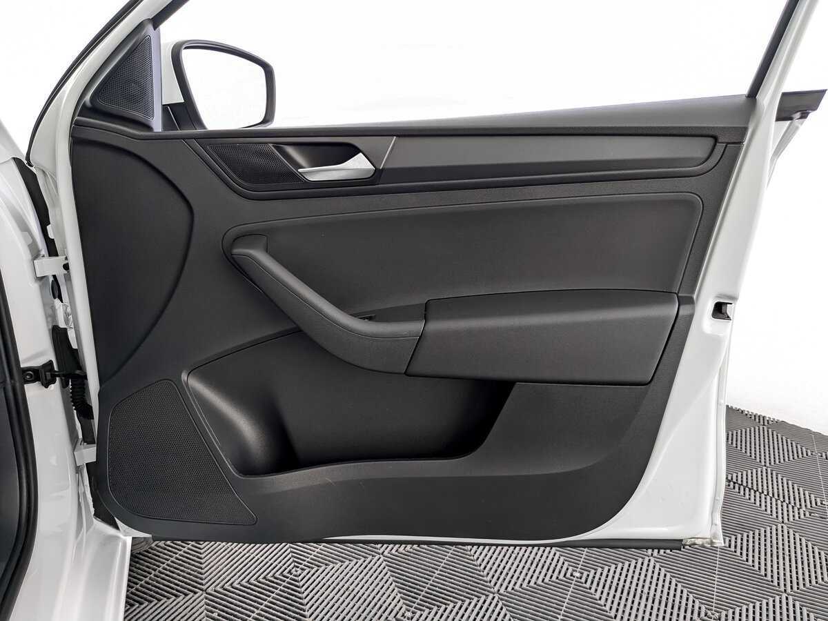 Купить Volkswagen Polo с пробегом. Фото: #19