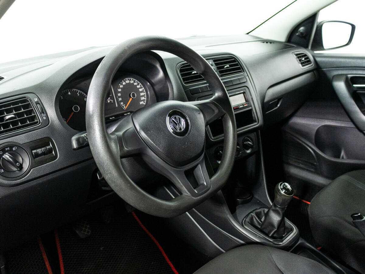 Купить Volkswagen Polo с пробегом. Фото: #8
